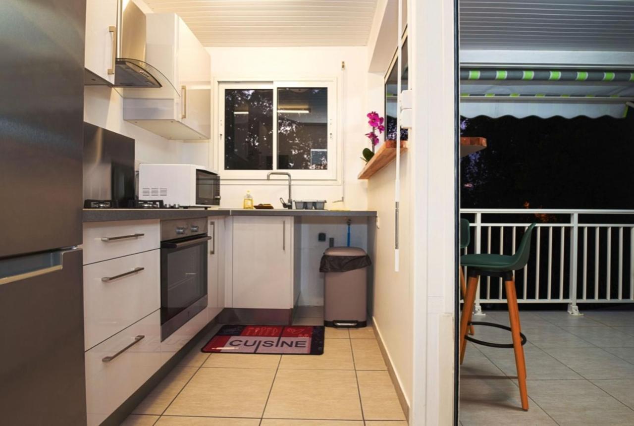 Appartement d'une chambre avec vue sur la mer piscine partagee et balcon a Fort de France a 4 km de la plage Extérieur photo