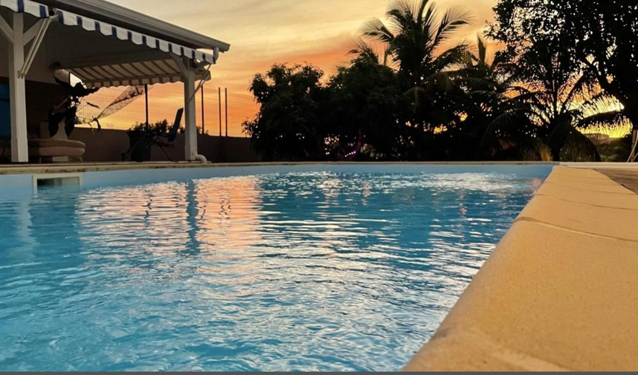 Appartement d'une chambre avec vue sur la mer piscine partagee et balcon a Fort de France a 4 km de la plage Extérieur photo