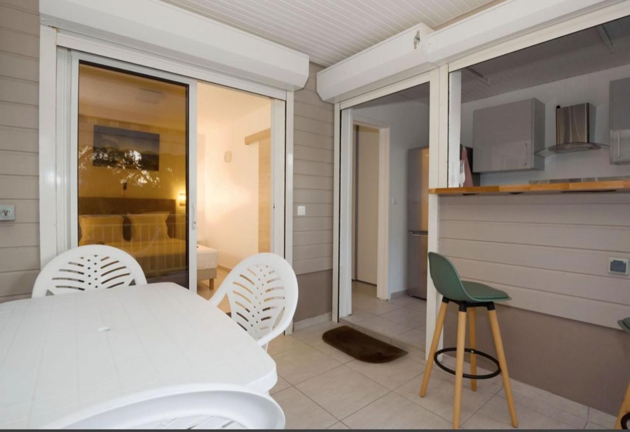 Appartement d'une chambre avec vue sur la mer piscine partagee et balcon a Fort de France a 4 km de la plage Extérieur photo